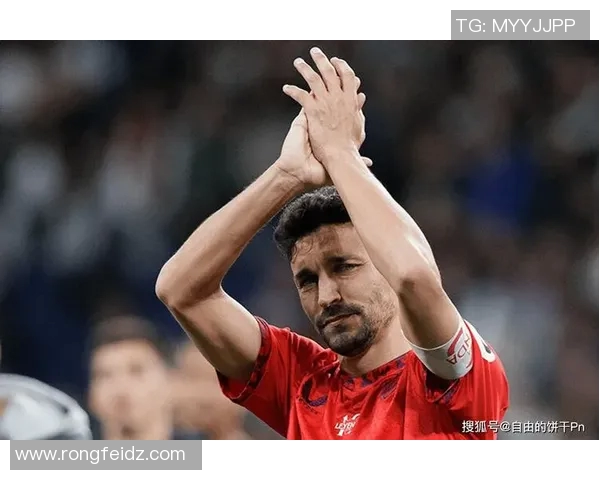 足球明星因压力与伤病考虑退赛引发广泛关注与讨论